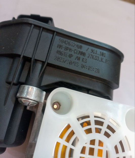 Boîtier accélérateur d'un Opel Corsa